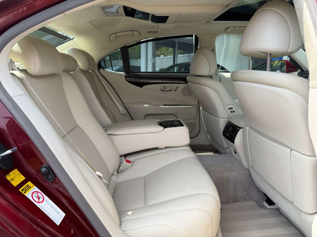 Lexus LS 5.0 V8 Cvt 4Wd Euro 5 Ss  #9