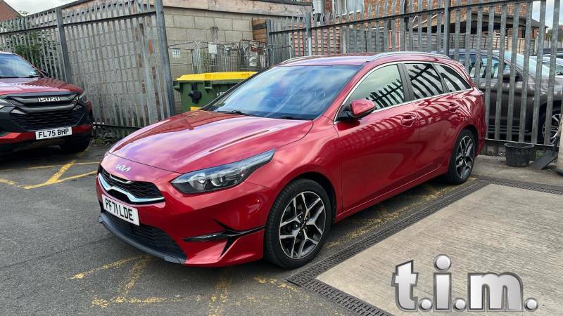 Kia Ceed 1.5T Gdi Isg 3 Dct Red
