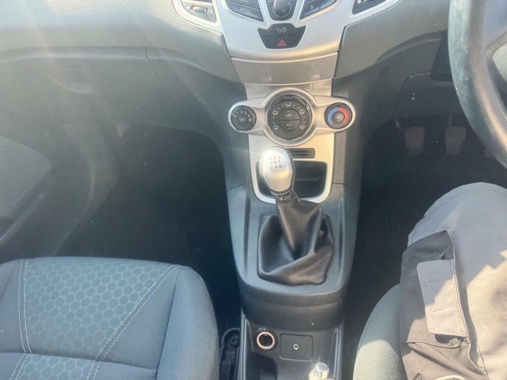 Ford Fiesta Zetec 1.4 Tdci 20 Road Tax Black #2