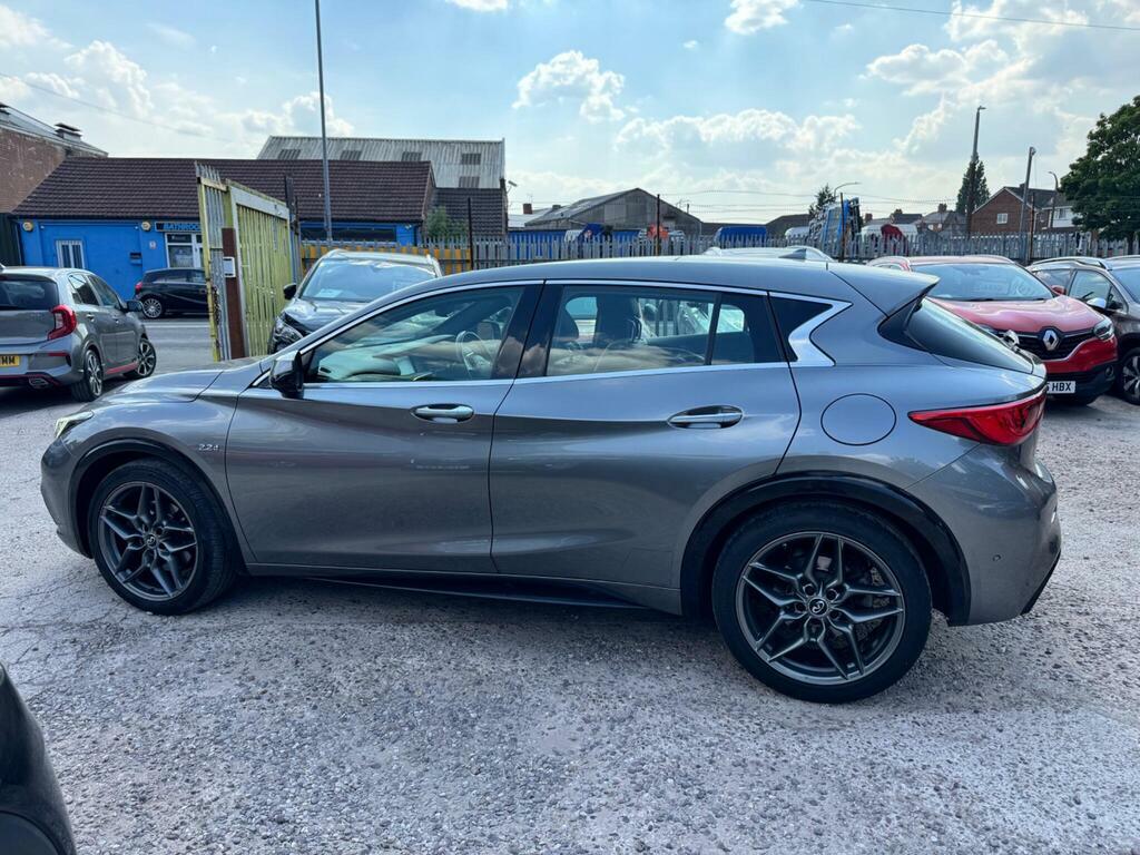 Infiniti Q30 Infiniti Q30 2.0T Sport Hatchback Dc... Grey #36