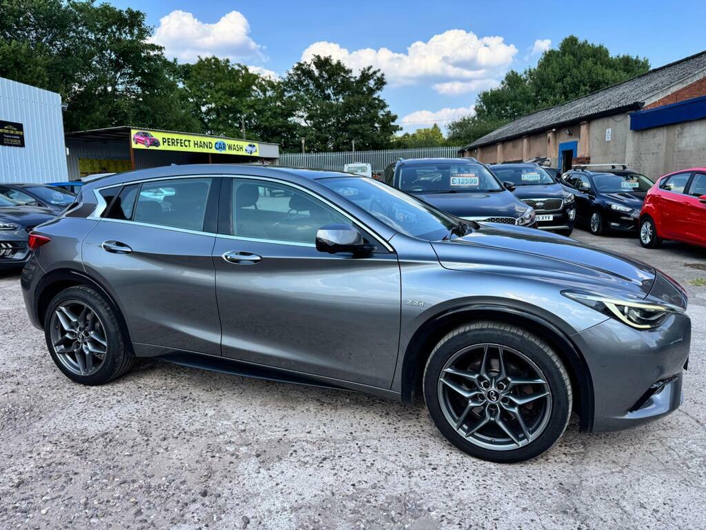 Infiniti Q30 Infiniti Q30 2.0T Sport Hatchback Dc... Grey #38