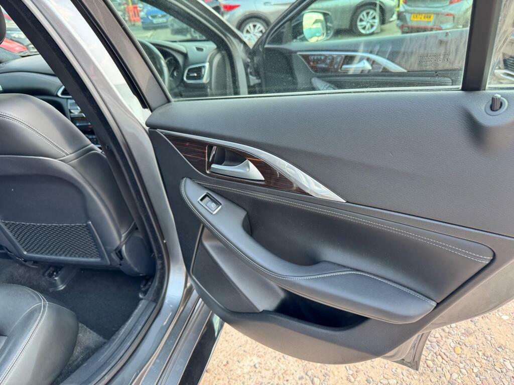 Infiniti Q30 Infiniti Q30 2.0T Sport Hatchback Dc... Grey #32