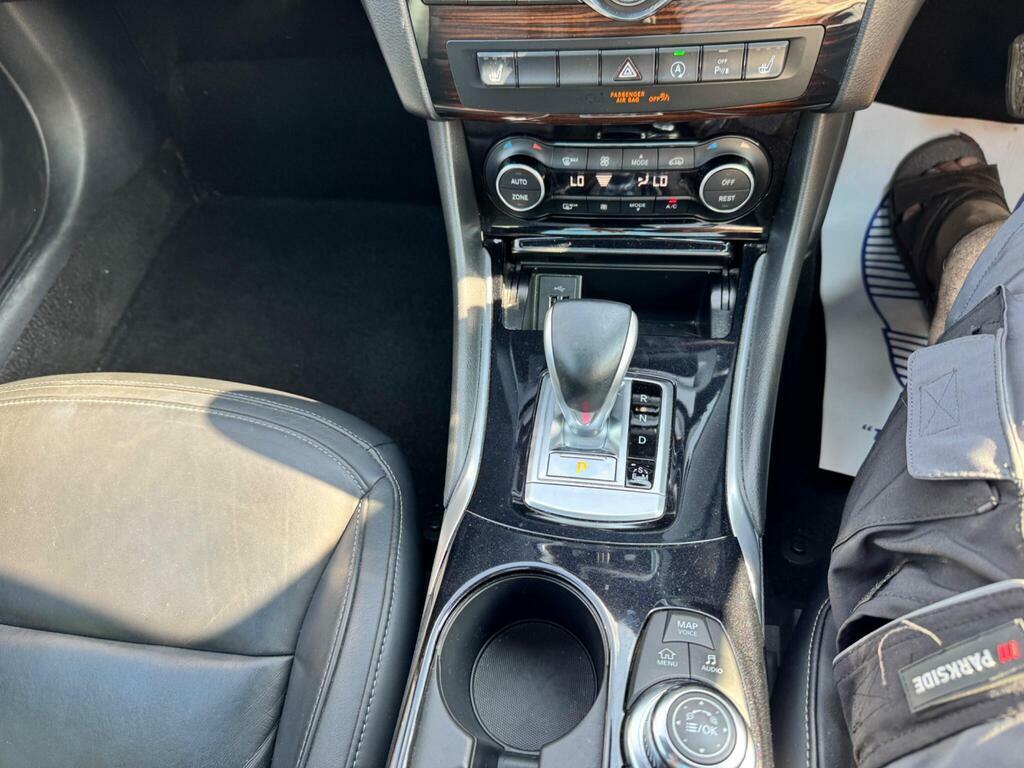 Infiniti Q30 Infiniti Q30 2.0T Sport Hatchback Dc... Grey #17