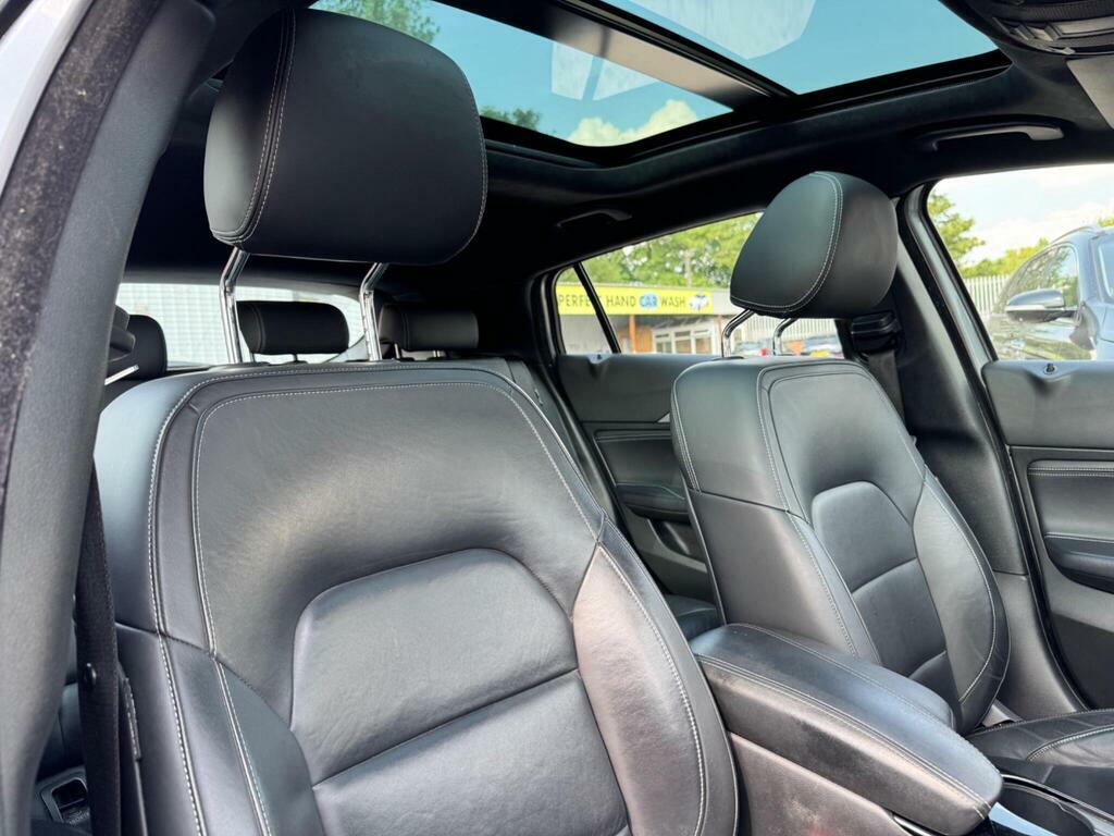 Infiniti Q30 Infiniti Q30 2.0T Sport Hatchback Dc... Grey #25