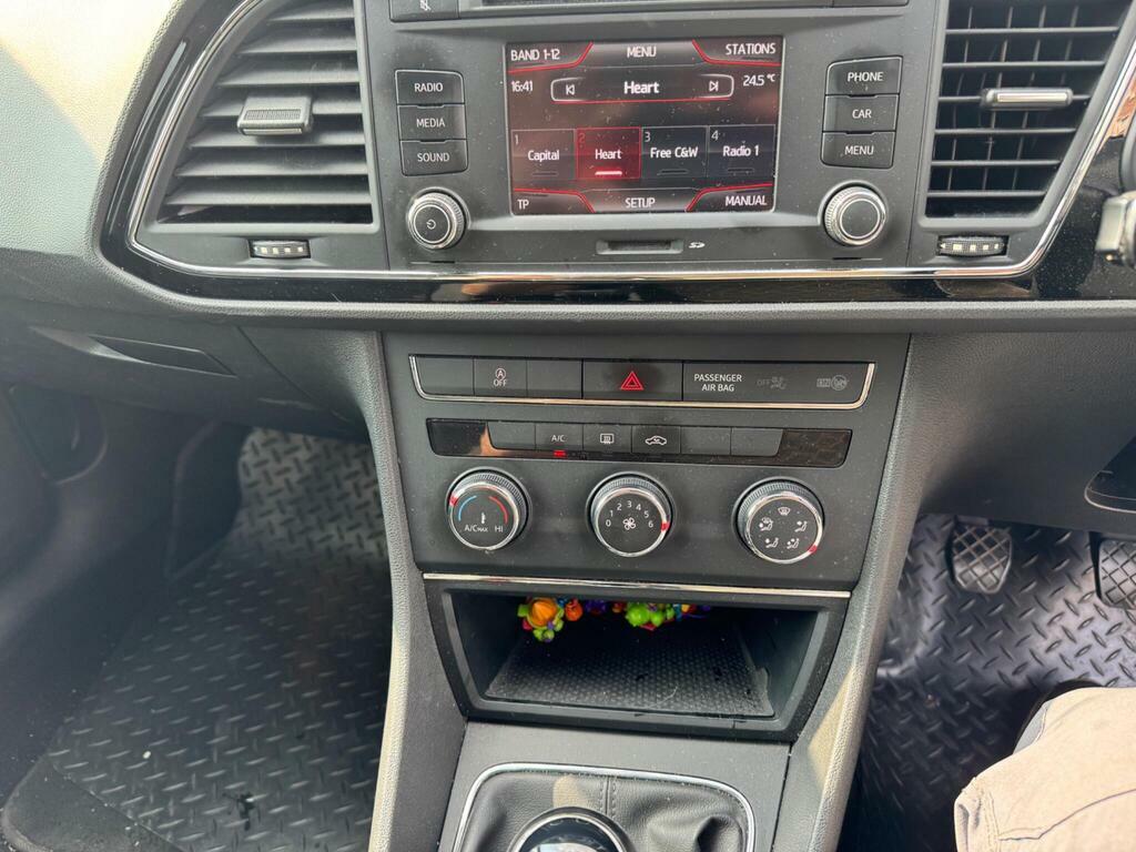 Seat Leon Hatchback 1.6 Tdi Ecomotive Cr Se 2014 Grey #16