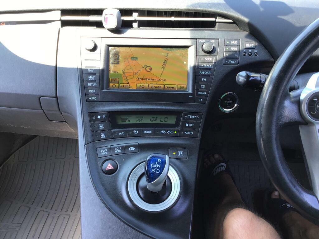 Toyota Prius 1.5 T4 Hatchback Hybrid Cvt 104 Gkm, Silver #23