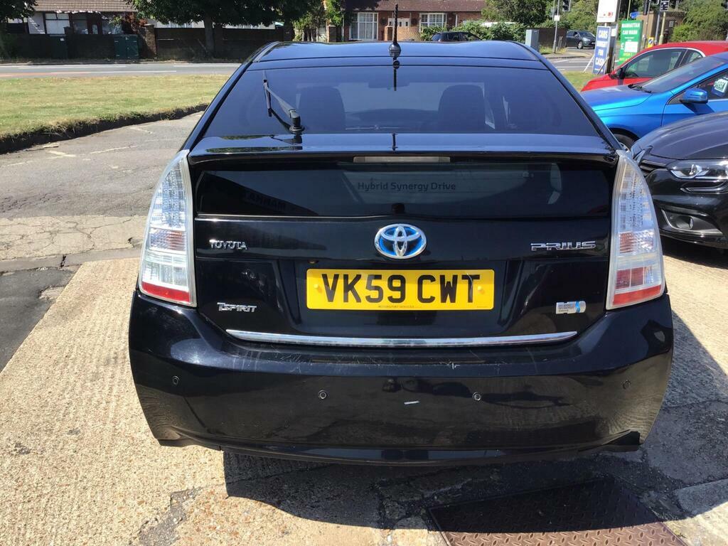 Toyota Prius 1.5 T4 Hatchback Hybrid Cvt 104 Gkm, Silver #7