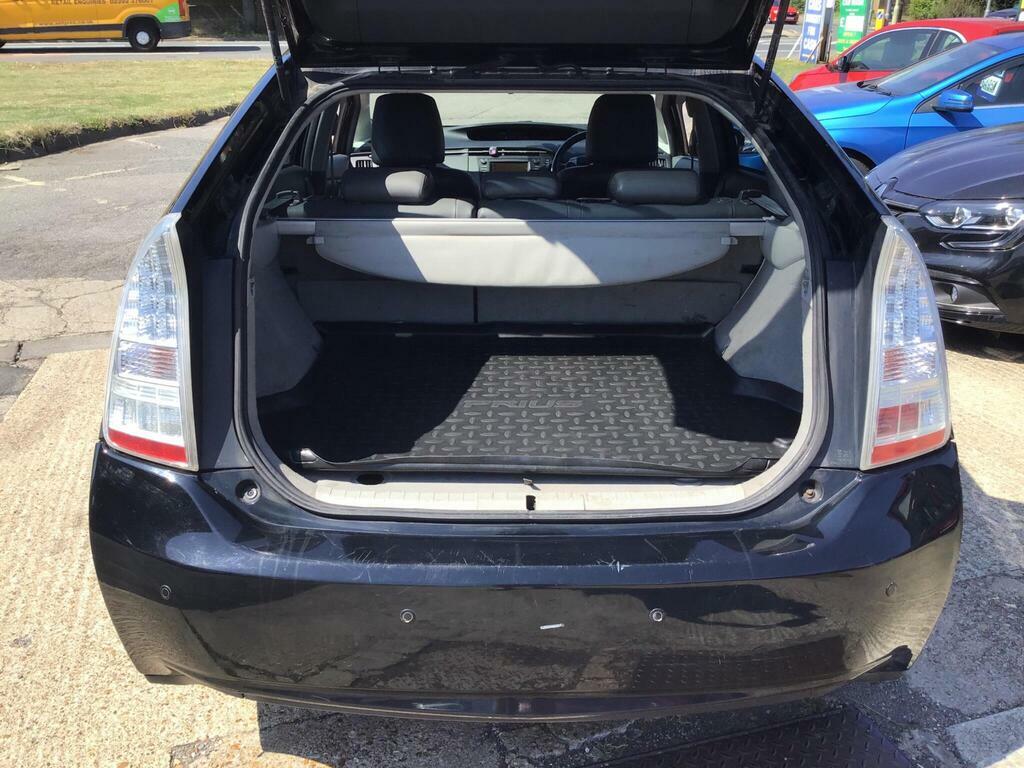 Toyota Prius 1.5 T4 Hatchback Hybrid Cvt 104 Gkm, Silver #8