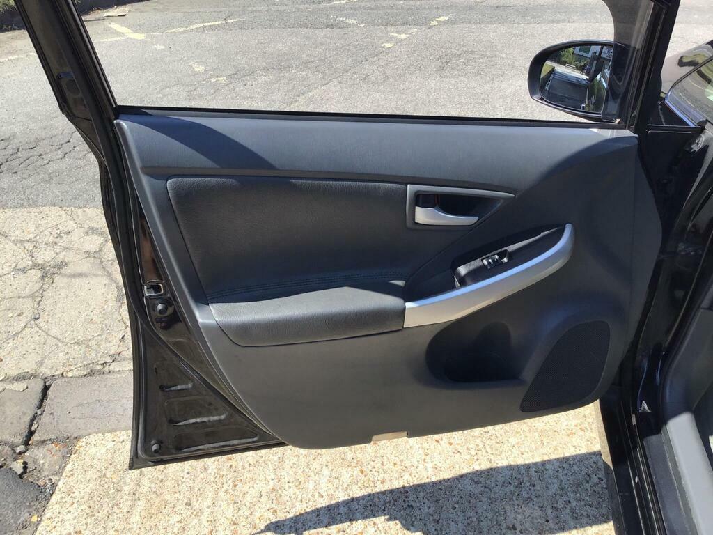 Toyota Prius 1.5 T4 Hatchback Hybrid Cvt 104 Gkm, Silver #10