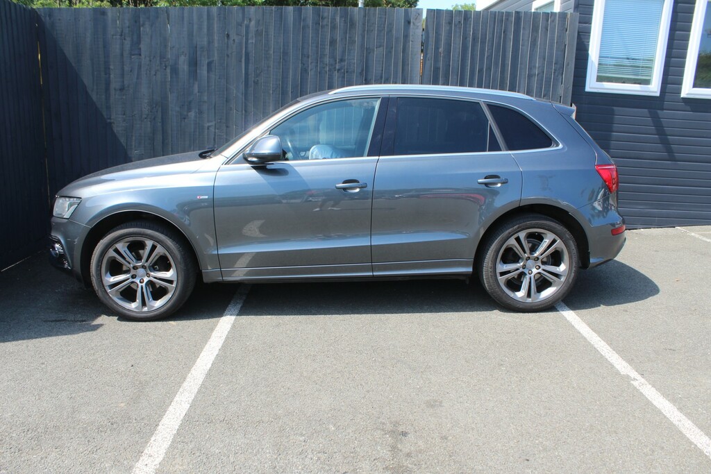 Audi Q5 Suv 2.0 Tfsi S Line Special Edition 2011 Grey #3