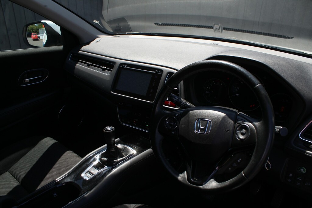 Honda Hr-V Hatchback White #10