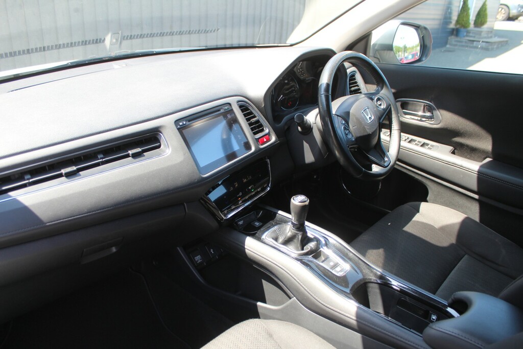 Honda Hr-V Hatchback White #16