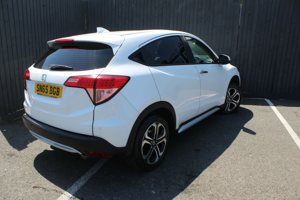 Honda Hr-V Hatchback White #7