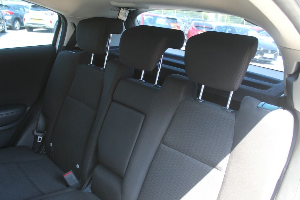 Honda Hr-V Hatchback White #15
