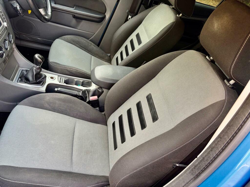 Ford Focus Estate 2.0 Titanium 201060 Blue #4