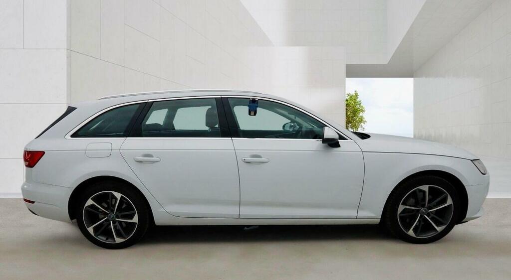 Audi A4 Avant Sport White #4