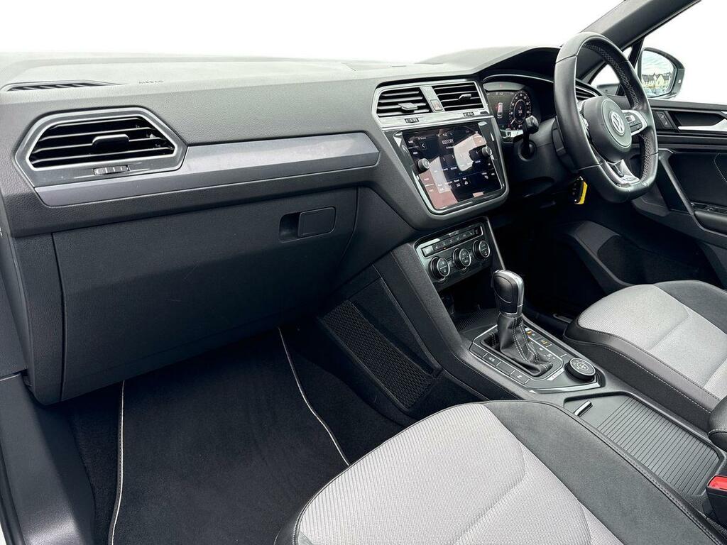 Volkswagen Tiguan 2.0 Tdi 150 4Motion R-line Dsg NC68VXL White #2