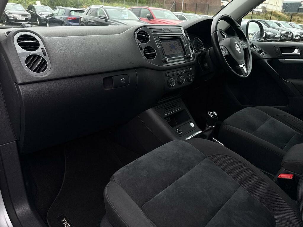 Volkswagen Tiguan 2.0 Tdi Bluemotion Tech Match Edition 150 UHZ1050 Silver #2