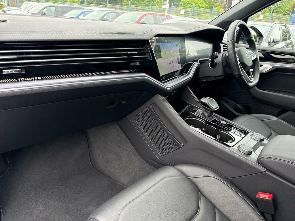 Volkswagen Touareg 3.0 Tdi V6 Black Edition Suv Tiptronic Black #2