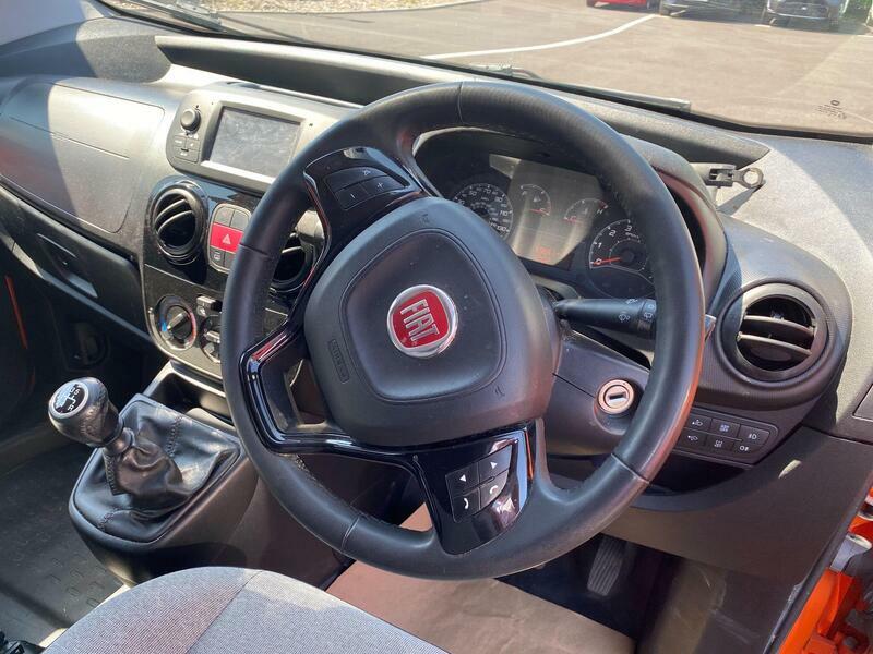 Fiat Qubo 1.4 Lounge Euro 6 Red #5