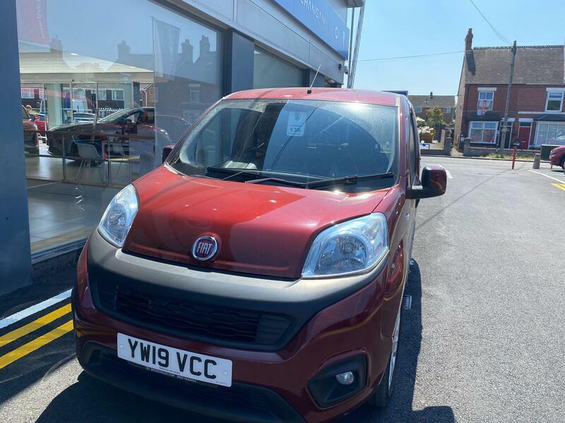 Fiat Qubo 1.4 Lounge Euro 6 Red #2
