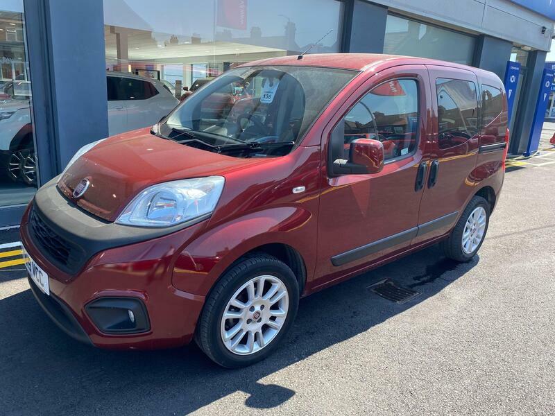Fiat Qubo 1.4 Lounge Euro 6 Red #3