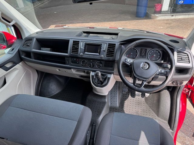Volkswagen Transporter 2017 2.0 Tdi T32 Bluemotion Tech Trendline Kombi D Red #4