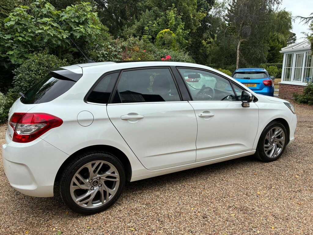 Citroen C4 1.6 Vti Selection Euro 5 White #4
