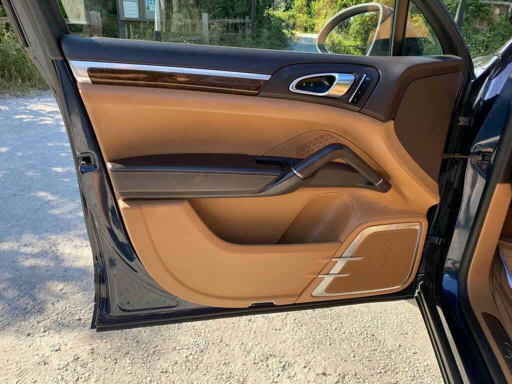 Porsche Cayenne 245 Tiptronic S Pan Roof, 20 Alloys  #29