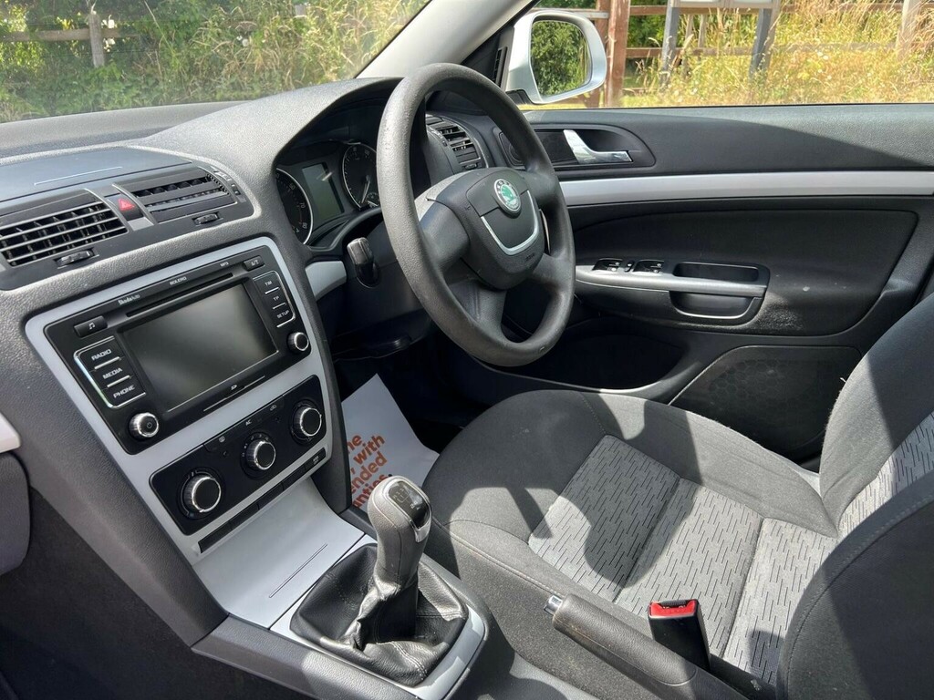 Skoda Octavia Estate 1.6 Mpi Se Euro 5 201111 Grey #16