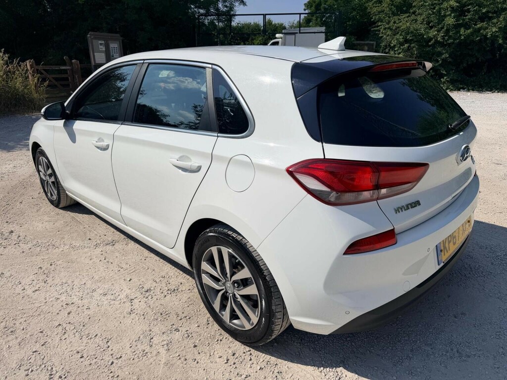 Hyundai I30 1.6 Crdi Blue Drive Se Nav Euro 6 Ss White #5