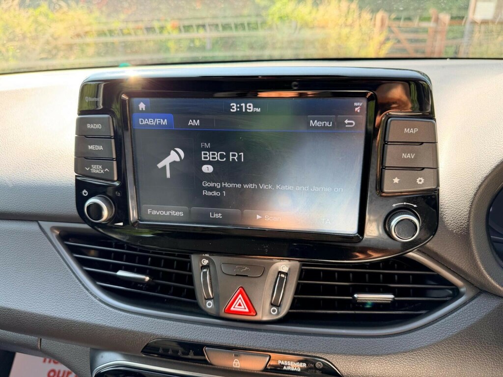 Hyundai I30 Estate 1.6 Crdi Blue Drive Premium Tourer Euro 6 Black #39