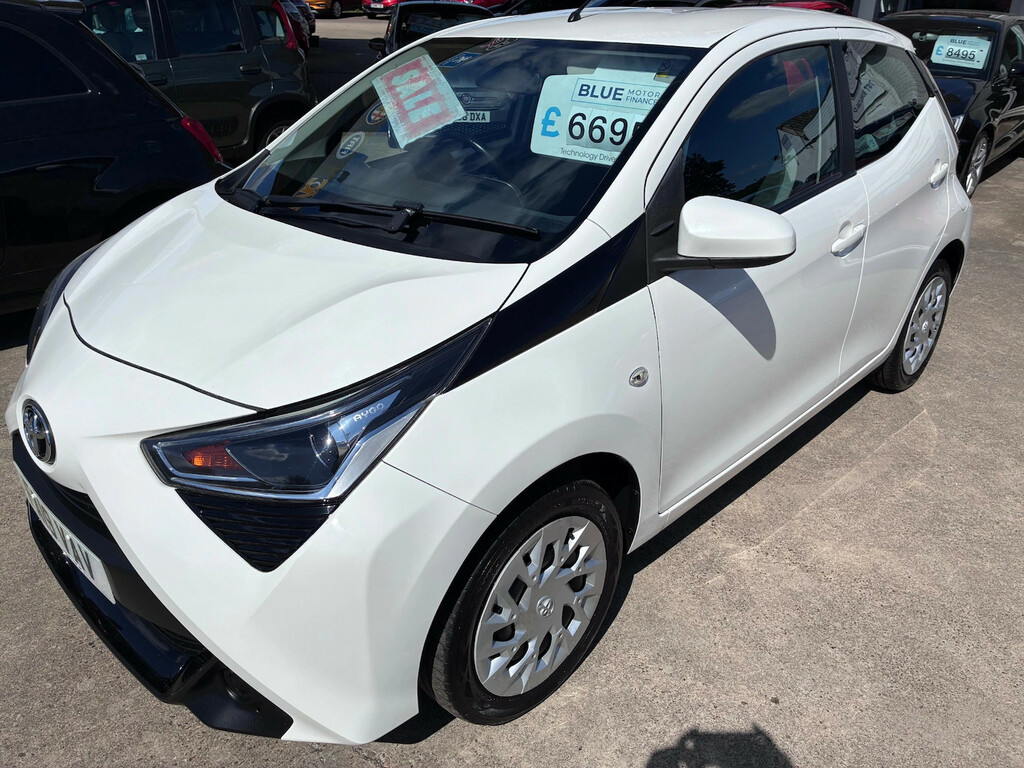 Toyota Aygo 1.0 Vvt-i X-play Hatchback White