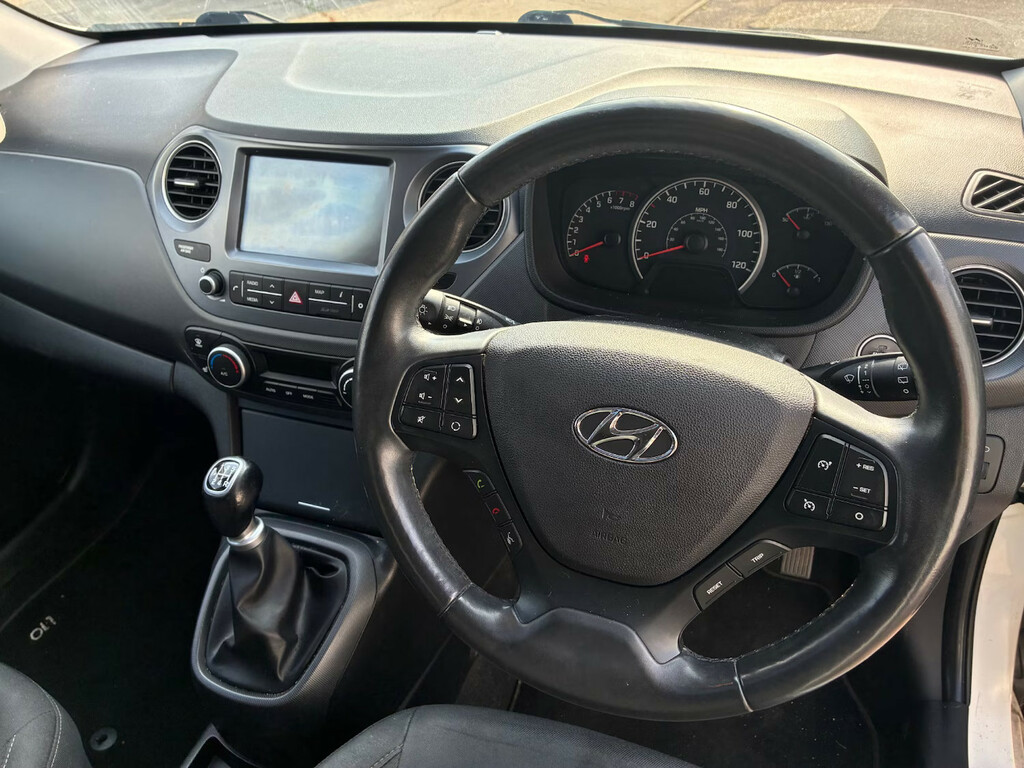 Hyundai I10 1.2 Premium Se Hatchback White #3