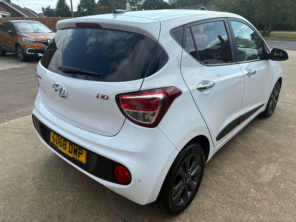 Hyundai I10 1.2 Premium Se Hatchback White #4