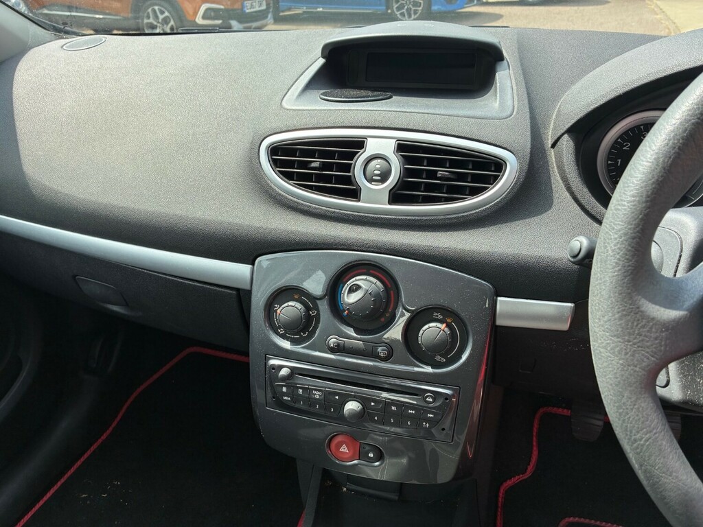 Renault Clio 2.0 16V Sport 200 Hatchback White #11