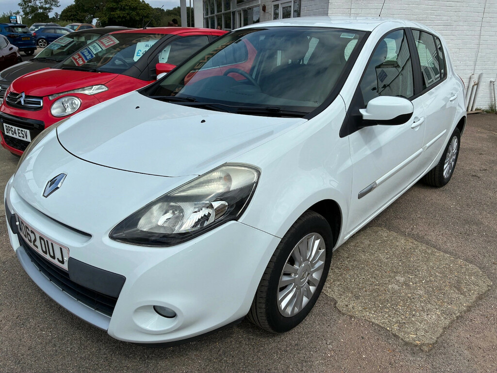 Renault Clio 1.2 16V Expression Hatchback White
