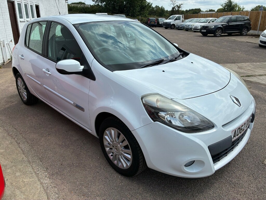 Renault Clio 1.2 16V Expression Hatchback White #3