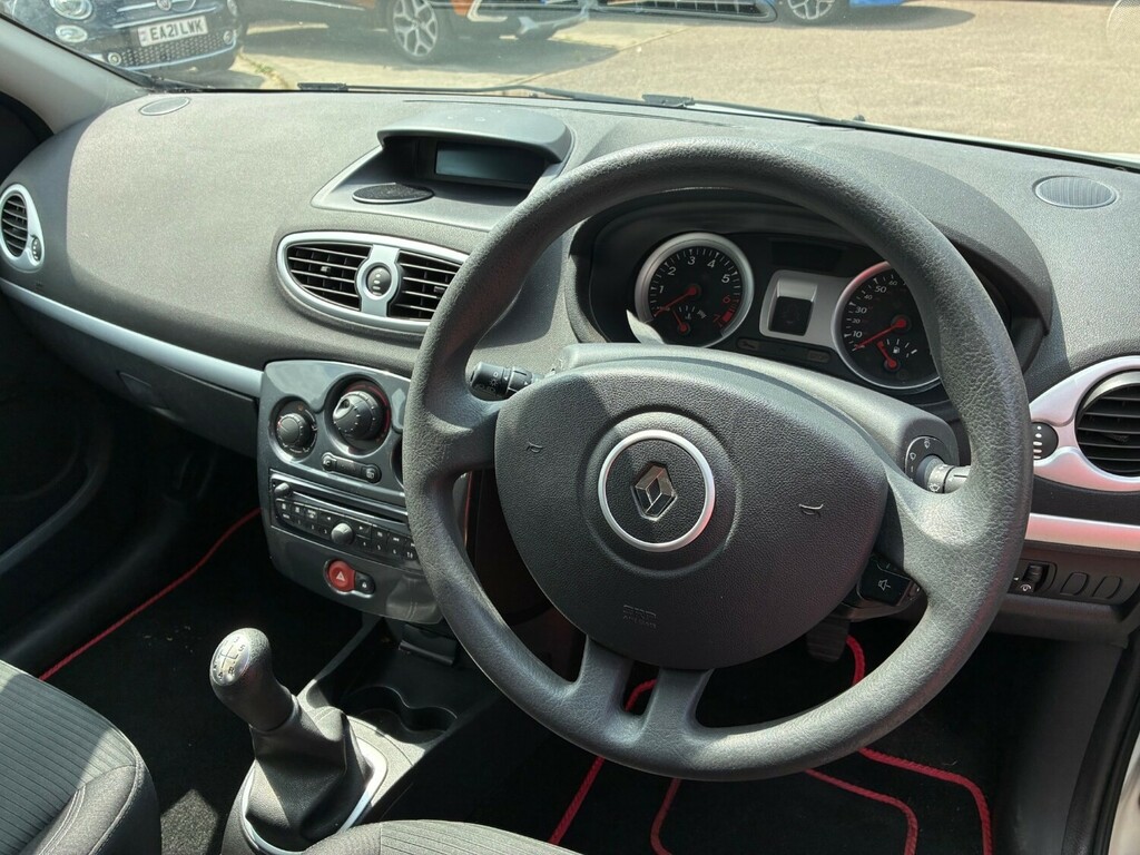 Renault Clio 2.0 16V Sport 200 Hatchback White #7