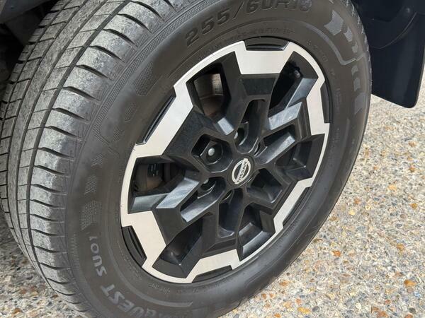 Nissan Navara Pickup Grey #26