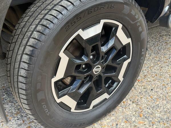 Nissan Navara Pickup Grey #31