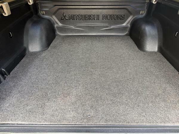 Mitsubishi L200 2.4 Di-d Dc Titan Pickup 4Wd Eur Green #38