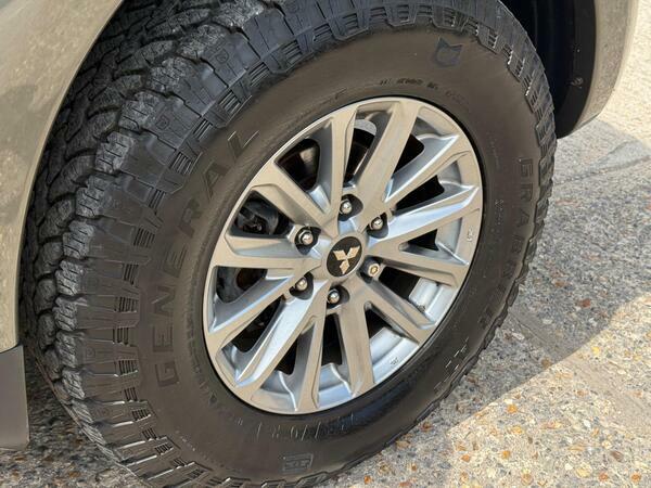 Mitsubishi L200 2.4 Di-d Dc Titan Pickup 4Wd Eur Green #34