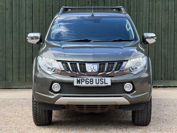 Mitsubishi L200 2.4 Di-d Dc Barbarian Pickup Double Cab Green #4