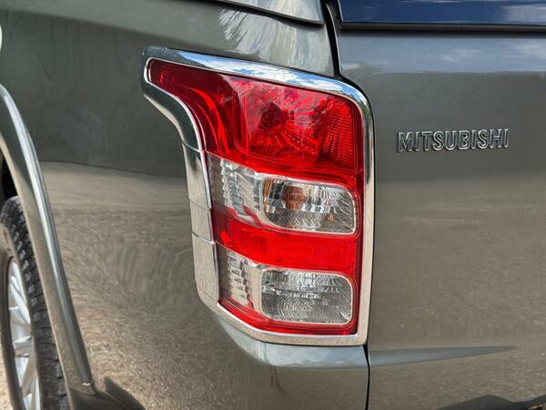Mitsubishi L200 2.4 Di-d Dc Titan Pickup 4Wd Eur Green #26