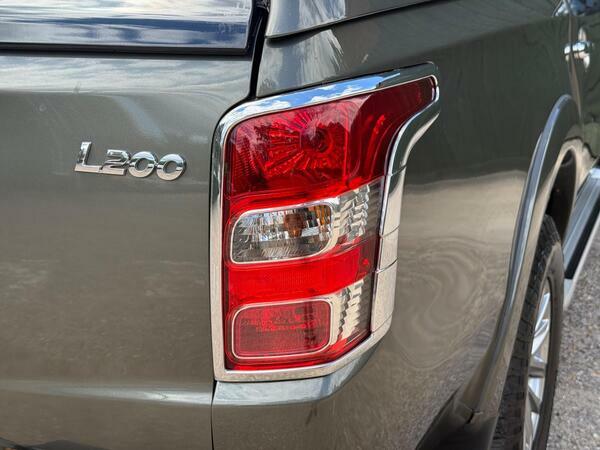 Mitsubishi L200 2.4 Di-d Dc Titan Pickup 4Wd Eur Green #28