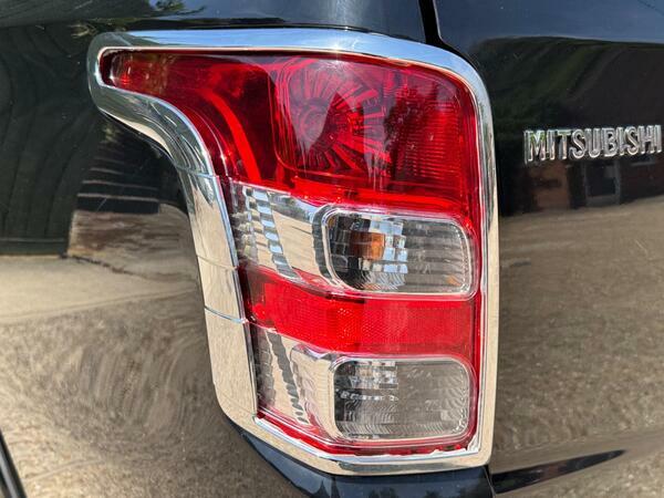 Mitsubishi L200 2.4Di-d 4Wd Barbarian Dcb Truckman Top White #44