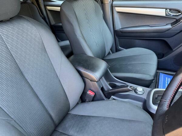 Isuzu D-Max 1.9 Td Fury 4Wd Euro 6 Red #4
