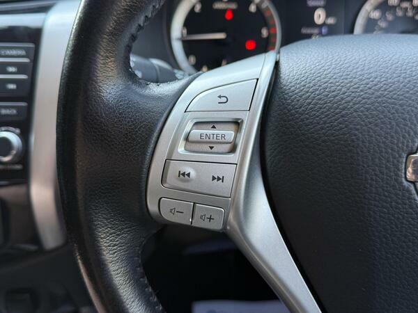 Nissan Navara Double Cab Pick Up Tekna 2.3Dci 190 Tt 4Wd 20 White #30