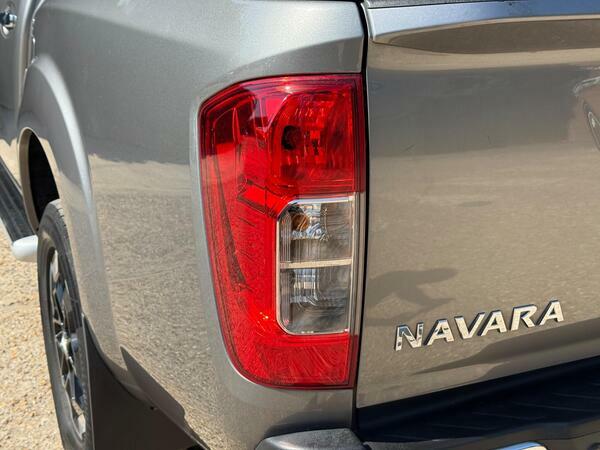 Nissan Navara Double Cab Pick Up Tekna 2.3Dci 190 Tt 4Wd 20 White #37